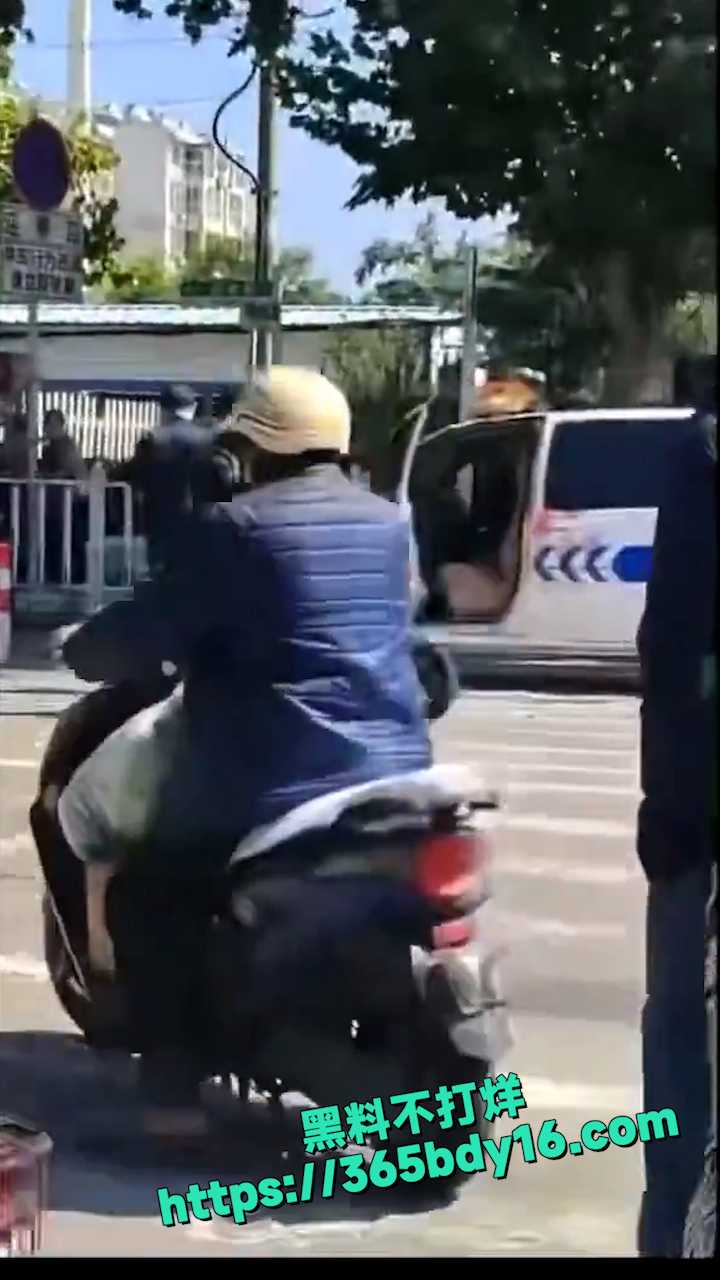 城管与小商贩 12