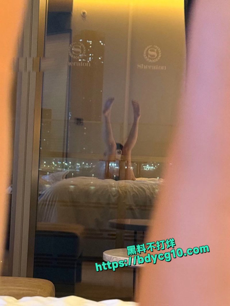 收的二手苹果笔记本清理时发现反差美女生活记录13