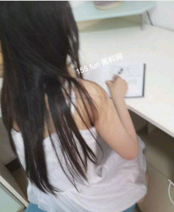 【原创首发】⻰凤胎妹妹7  全身上下都被我看光了，还给我装矜持，别逼我硬上你 3P