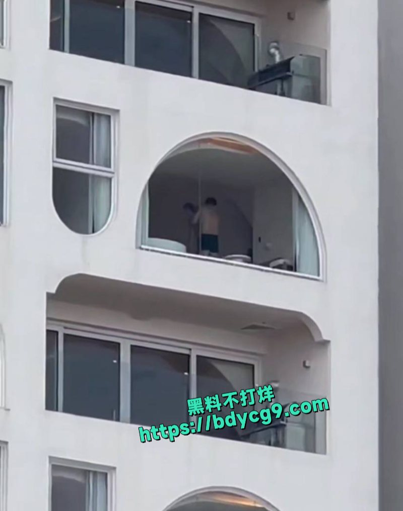 广东惠州双月湾情侣忘拉窗帘激情做爱一幕对楼下网友拍到4