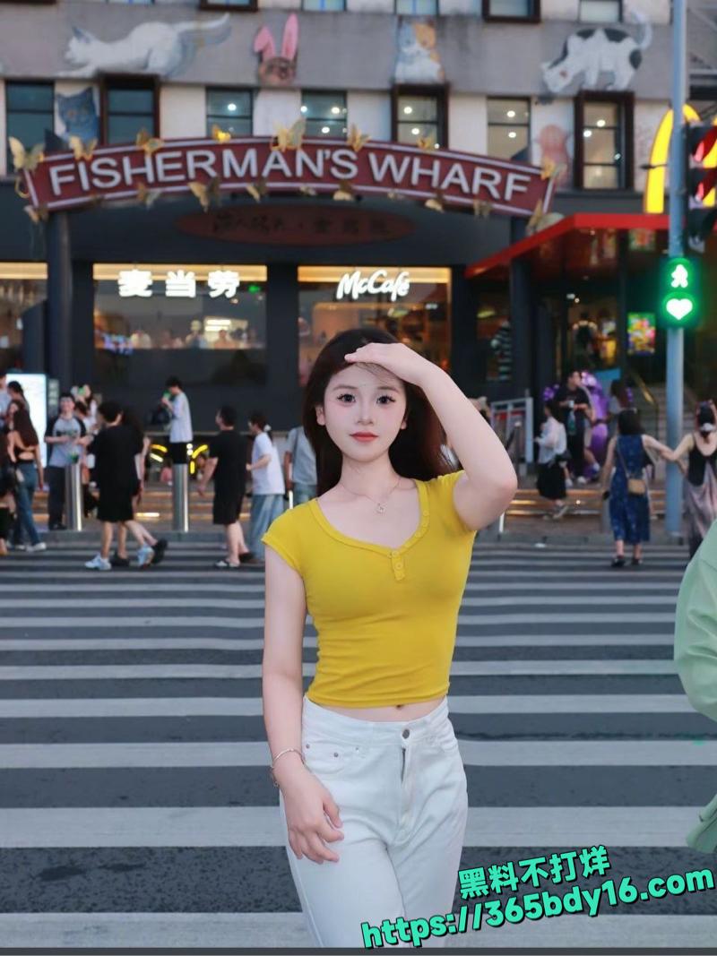 大一清纯妹子学长爆操视频23