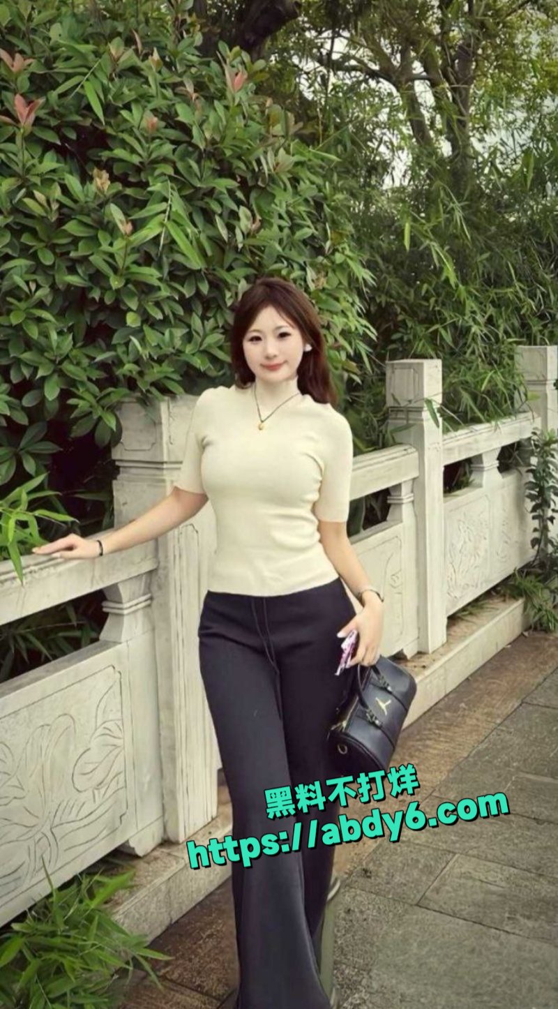 上海大学生李佳怡3