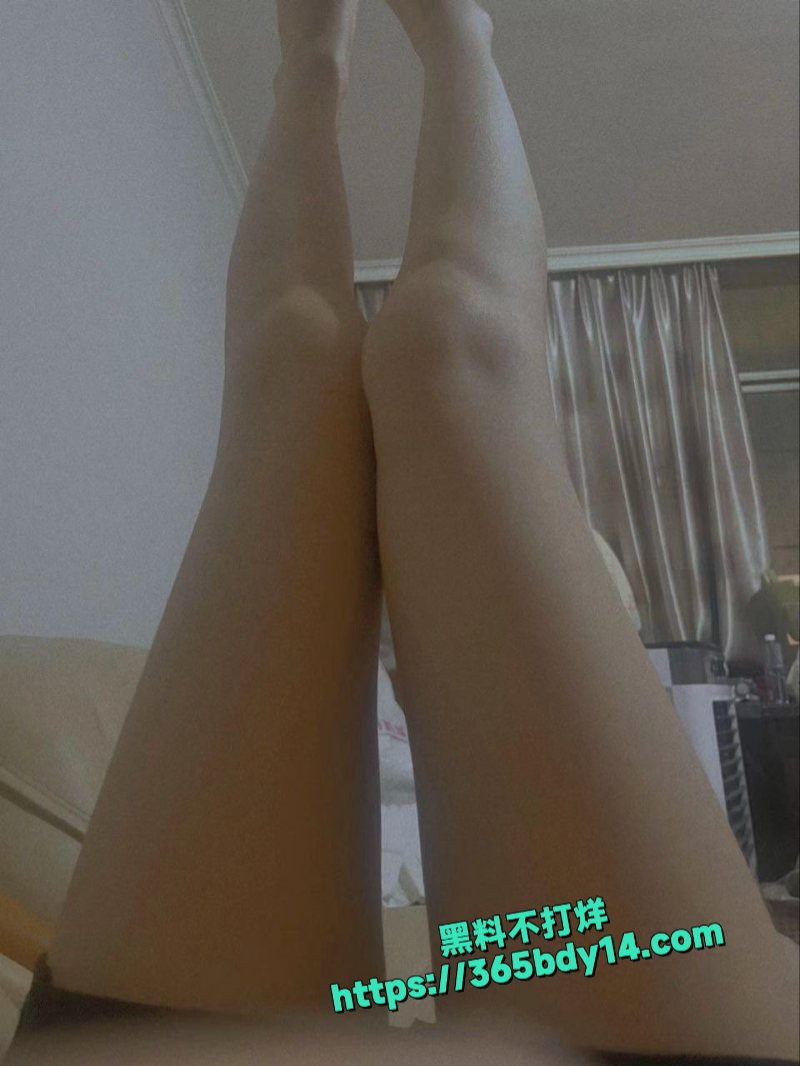成都杨琴一边给男友发漏点图片勾引背地里还和别的狗男人做爱30