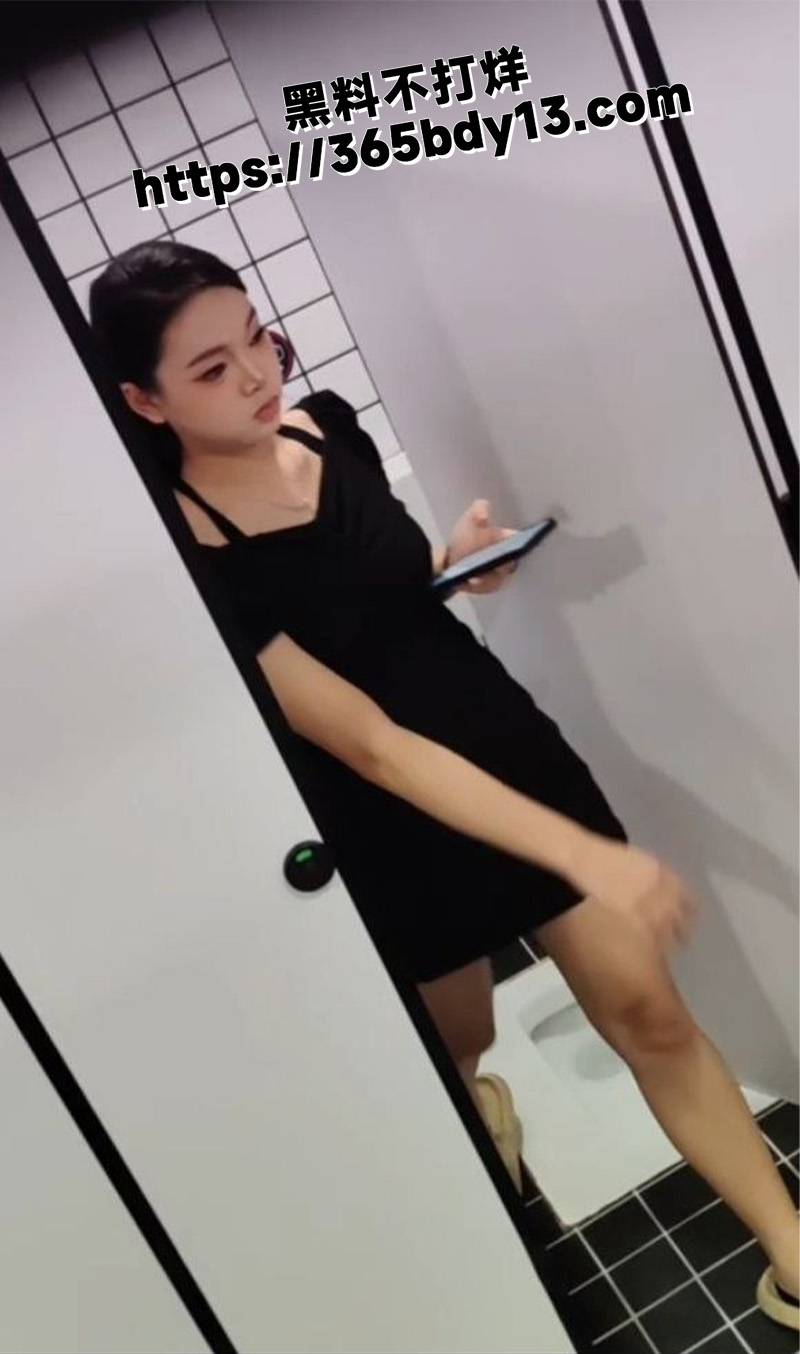 厕所偷拍4