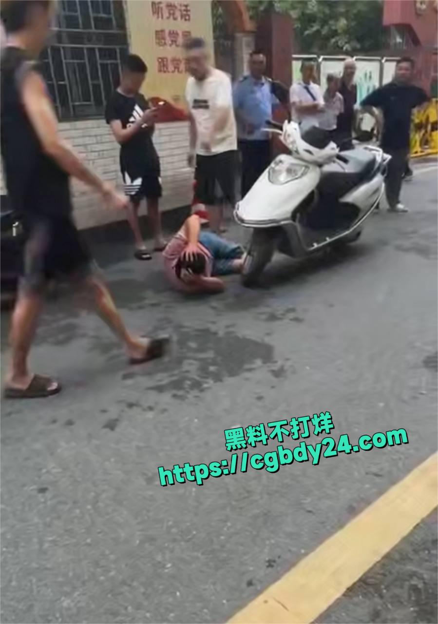 男子偷摩托3