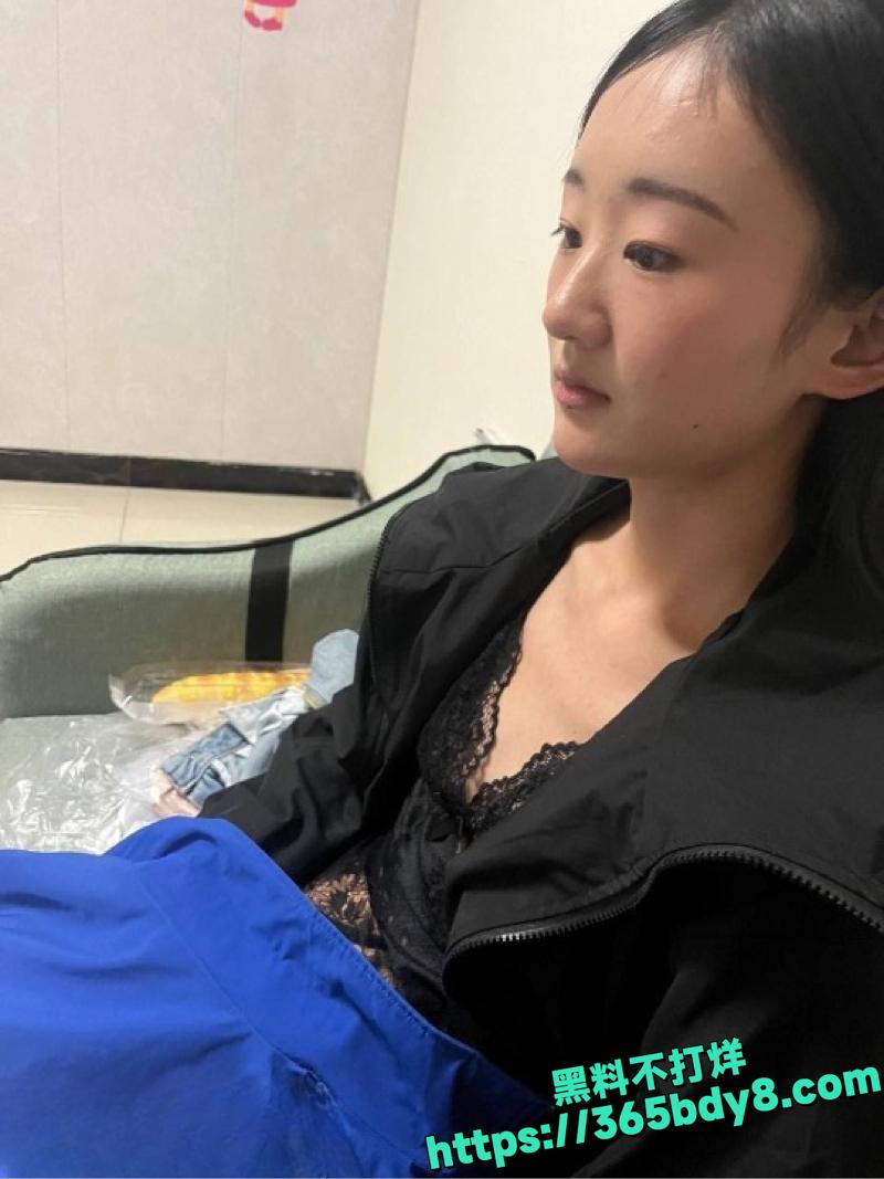 清纯大一小师妹反差视频泄密15