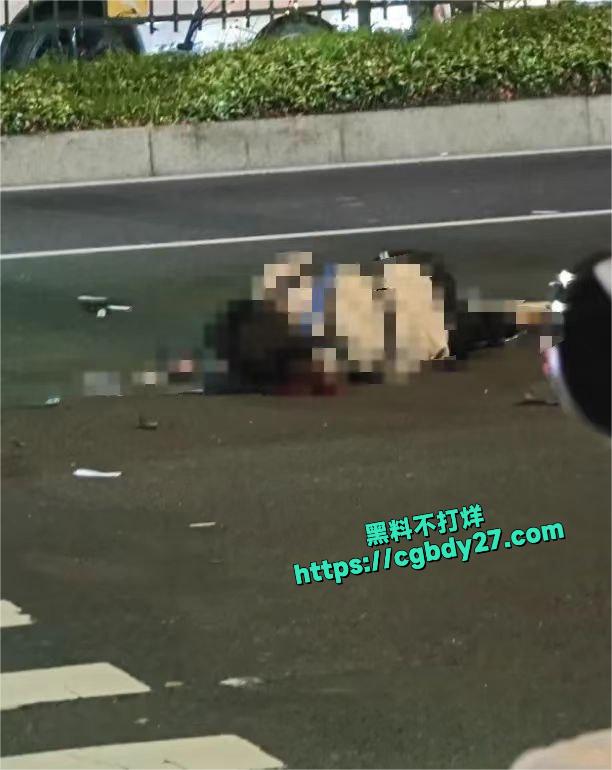 温州市区置信广场附近车祸