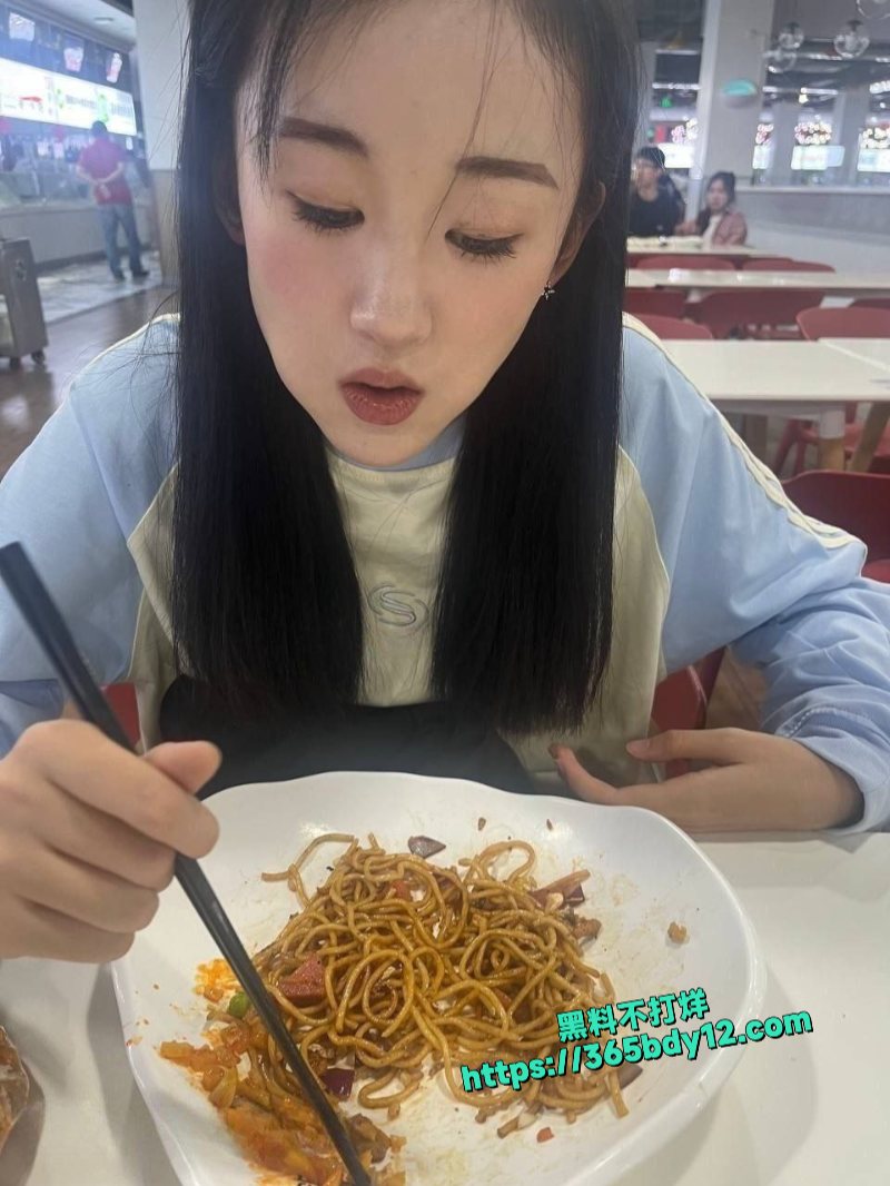 某职院艺术生外面请嫩可爱私下反差骚母狗8