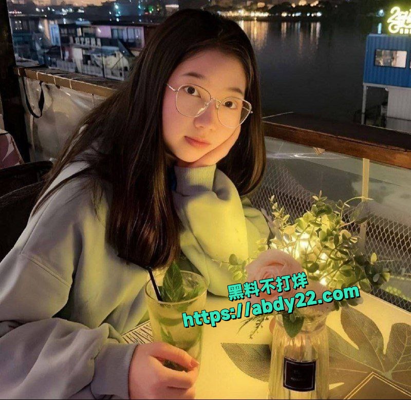 素人美女性爱视频流出 9
