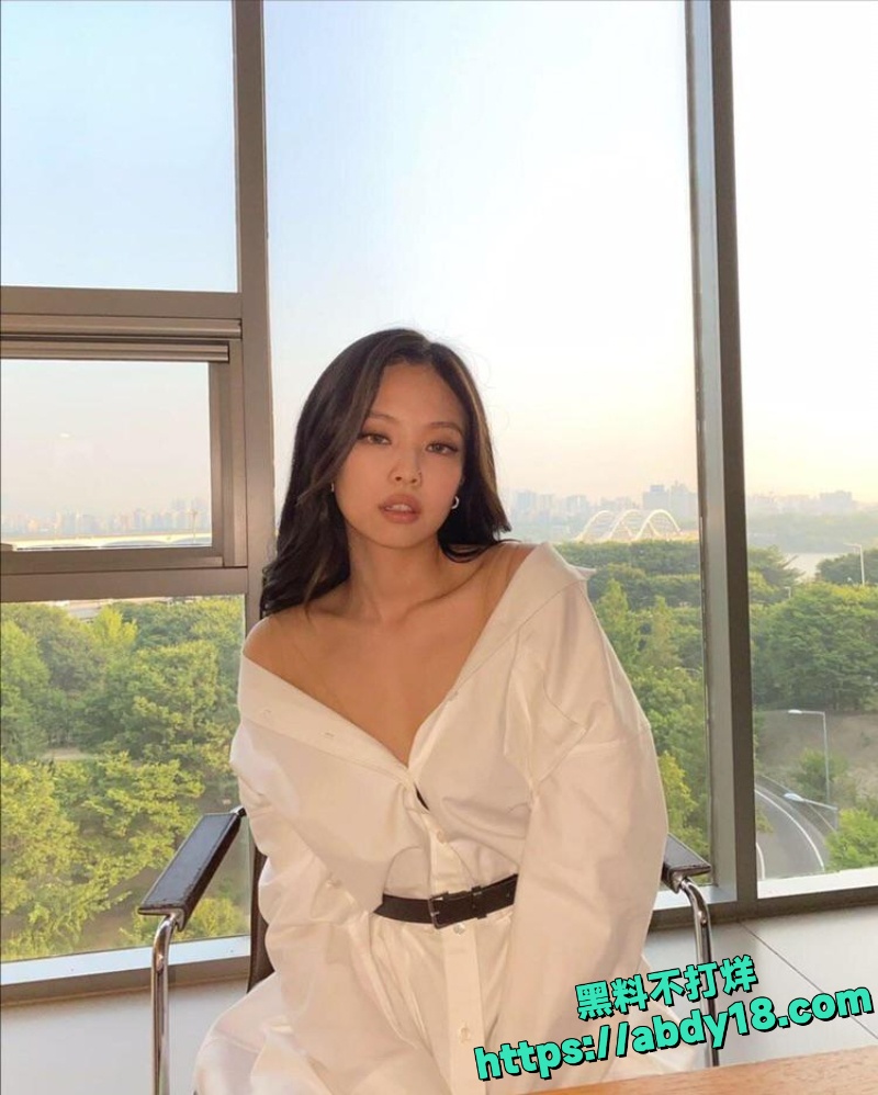 Jennie泡澡照被黑客曝光23