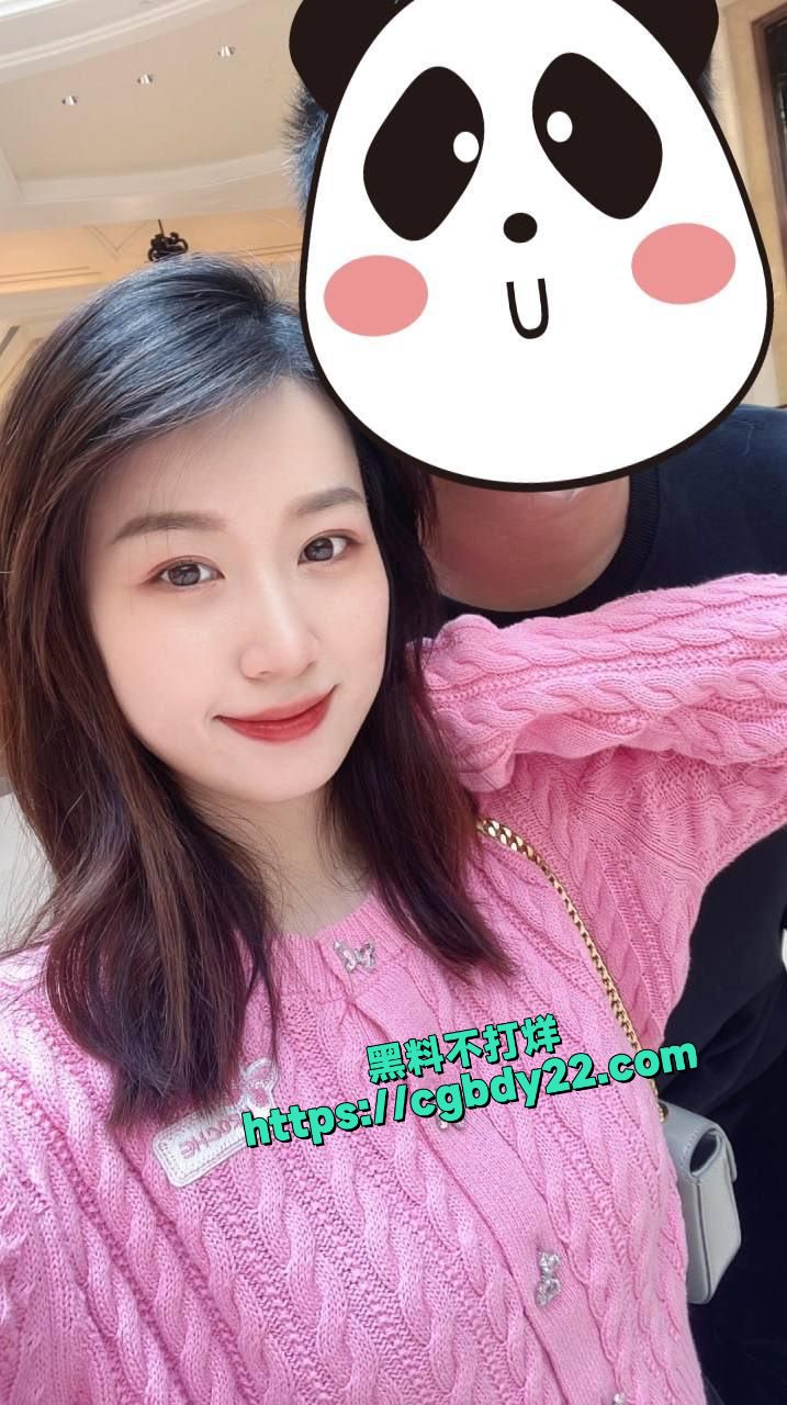 190 高个肌肉壮小伙约炮人妻少妇 (3)