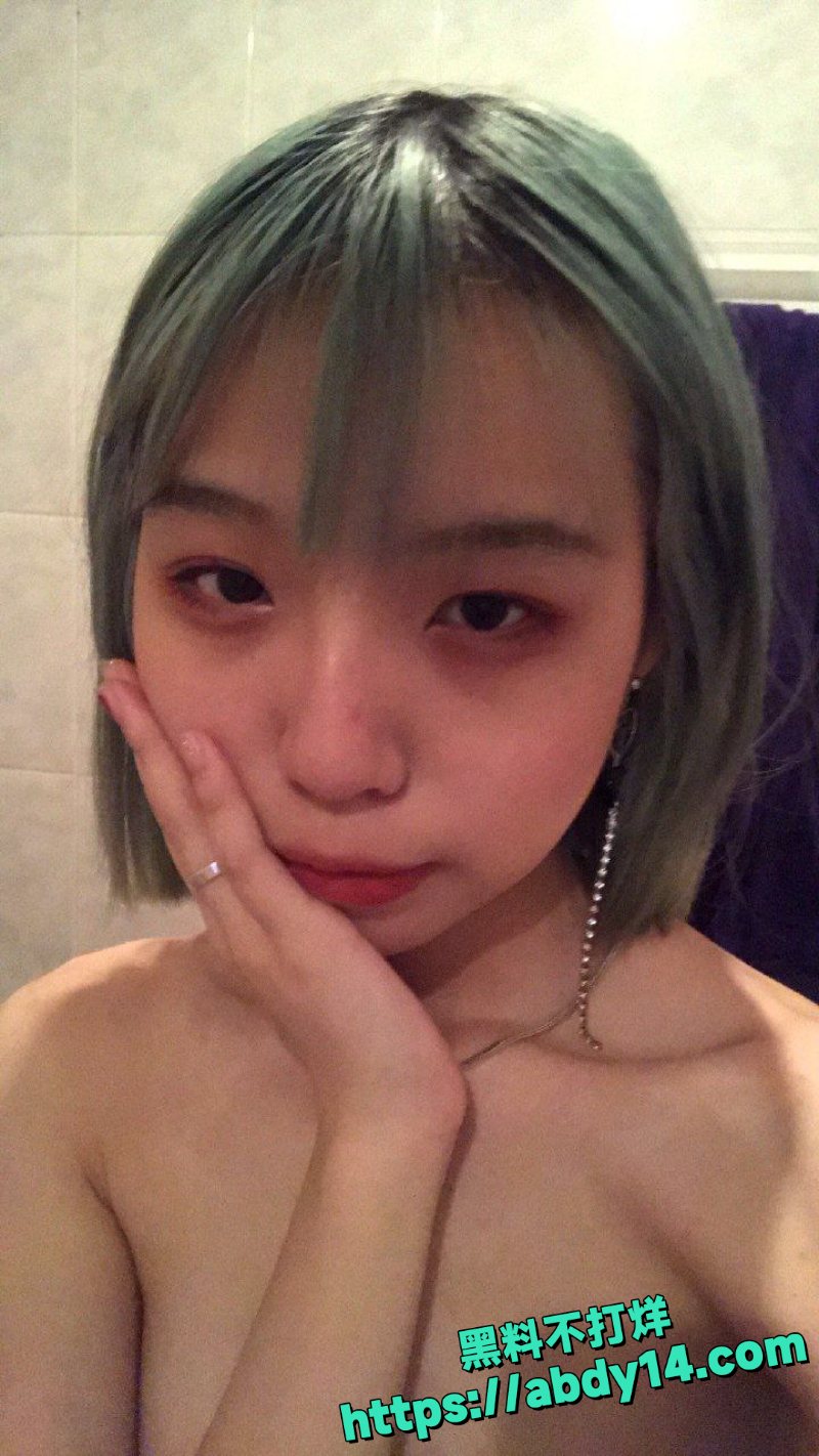 绿发混血台湾萝莉私拍1