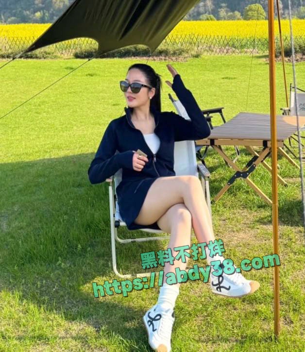 快手网红牌晓亮直播间公然吸毒 31