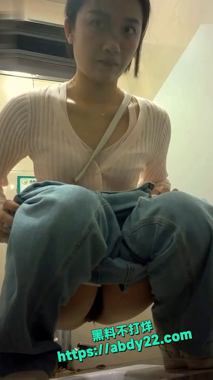 重磅高颜值厕拍 8