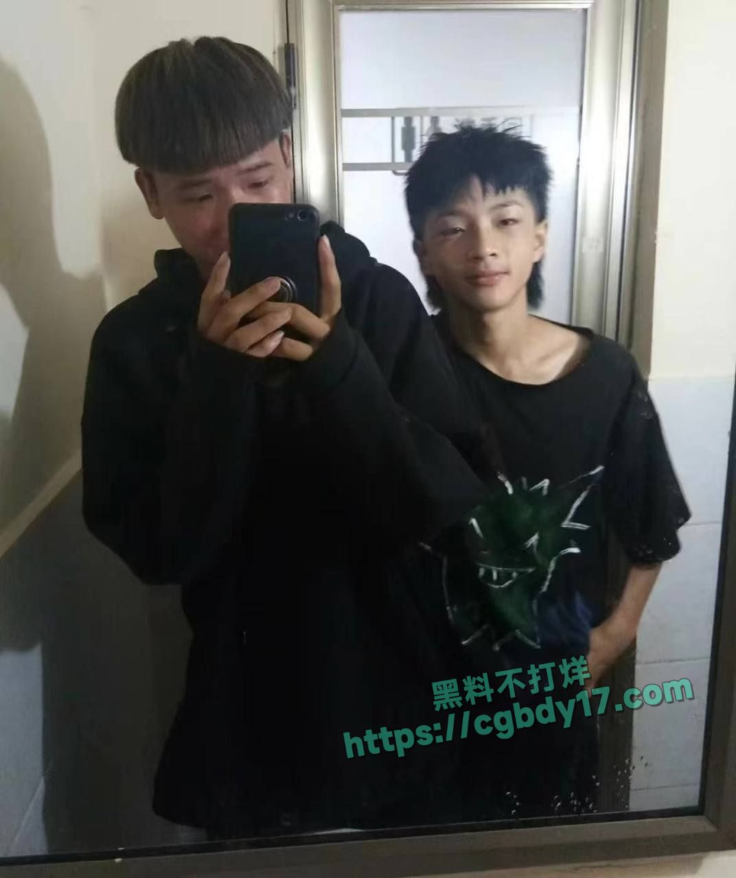 广东韶关刘宇辰吃软饭同性恋 (16)
