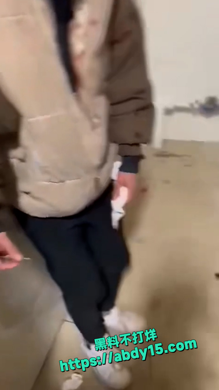 东北暴力精神小伙  12