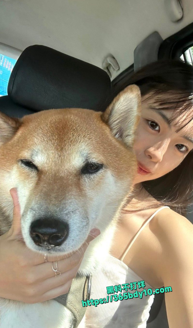 林嘉仪早期自拍给前男友的漏脸全裸自慰视频被曝光了10