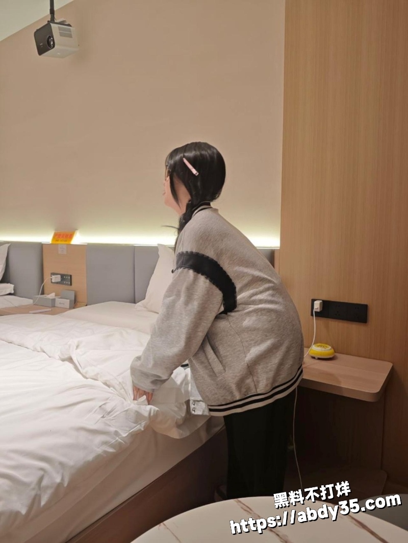 福建宁德王海婷约炮酒店调教后入1