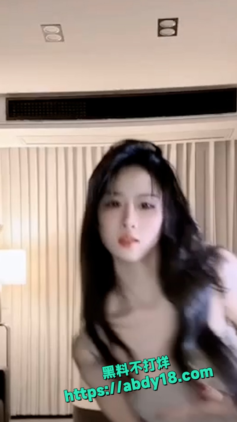 女主播走光 的瞬间 7