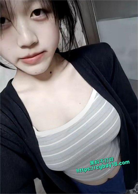 反差婊大学生 眼镜妹巨乳