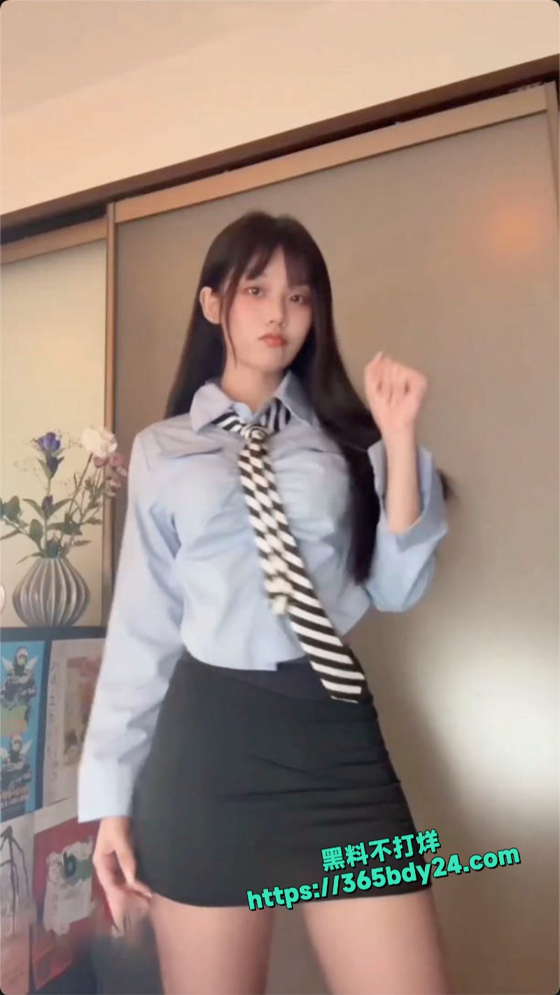推特清纯萝莉Yum707最新订阅资源艺校女神化身金主专属精盆 3
