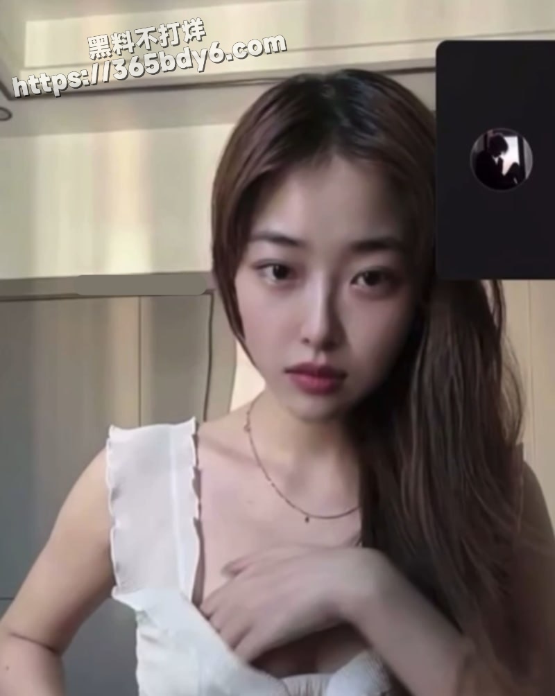 品学兼优清纯女大学生福利姬露出3