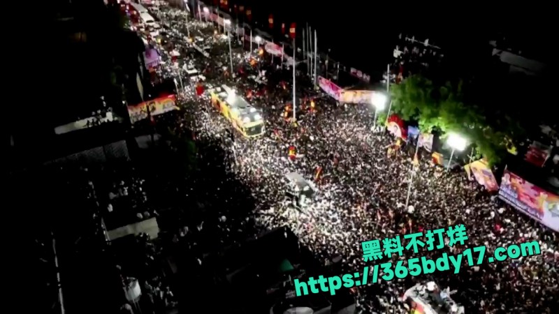 印度泰米尔纳德邦踩踏大事故 27