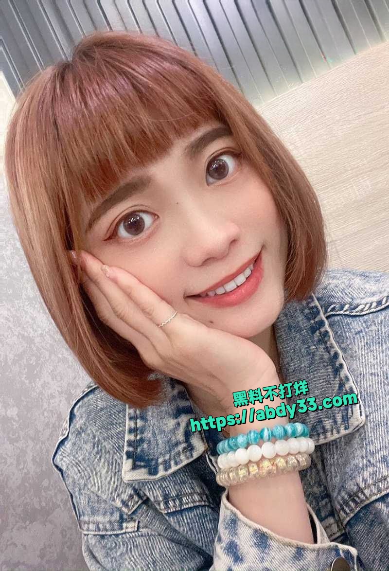 大眼萌妹与男友性爱自拍