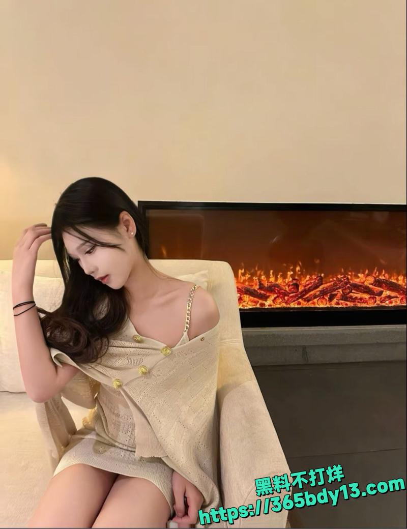 广西桂林00后骚妻刘娜约炮惊爆3P视频流出6.