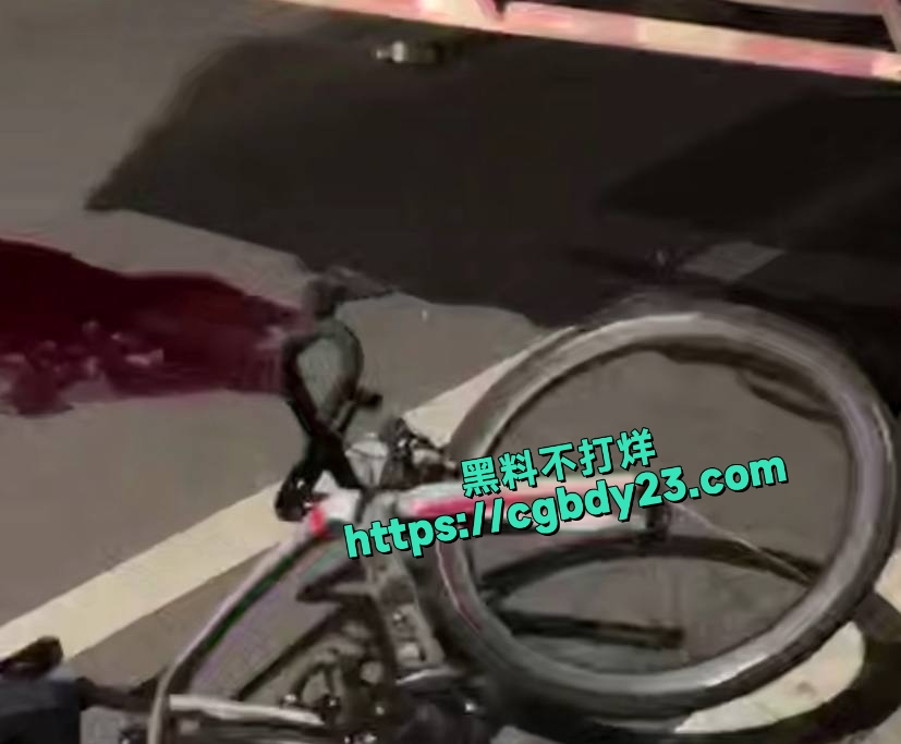 骑行自行车追尾货车了5