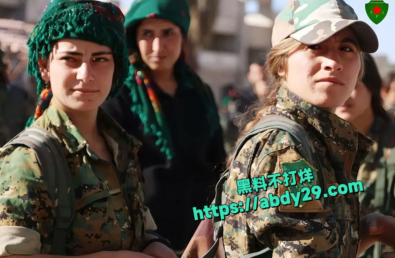 叙利亚ISIS士兵对库尔德女兵残忍处决 17