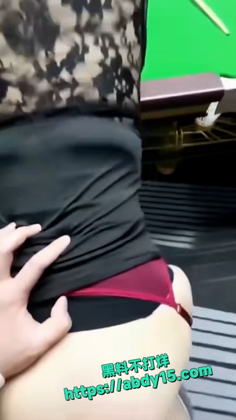 球桌上的激情人妻小少妇 11