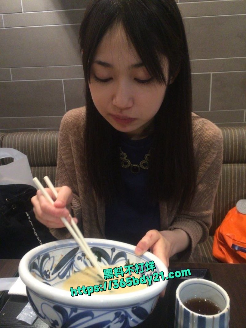 日本可爱护士女友贴心呵护男友大屌 1