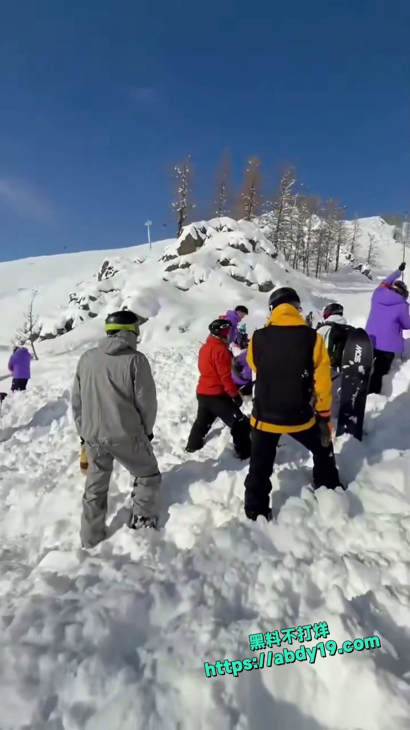 疆喀纳斯吉克普林滑雪场雪崩 7