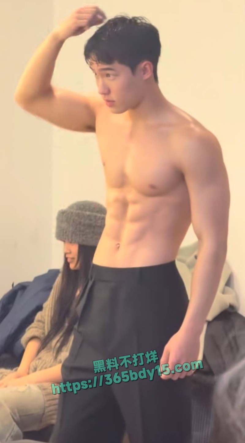 程青松性骚扰男网红12