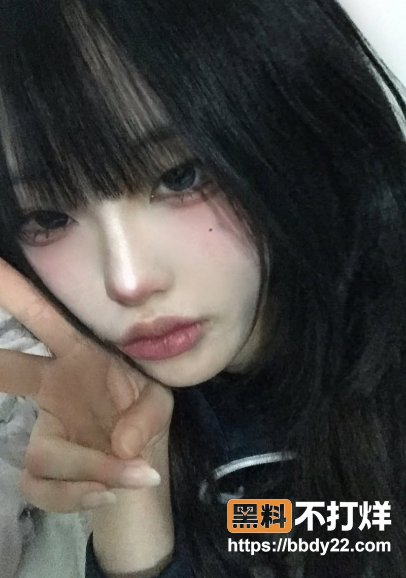 3万粉日系短发清纯妹19