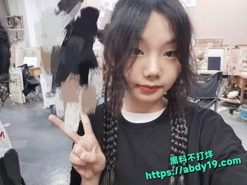 美术生恋爱后要钱封口 5