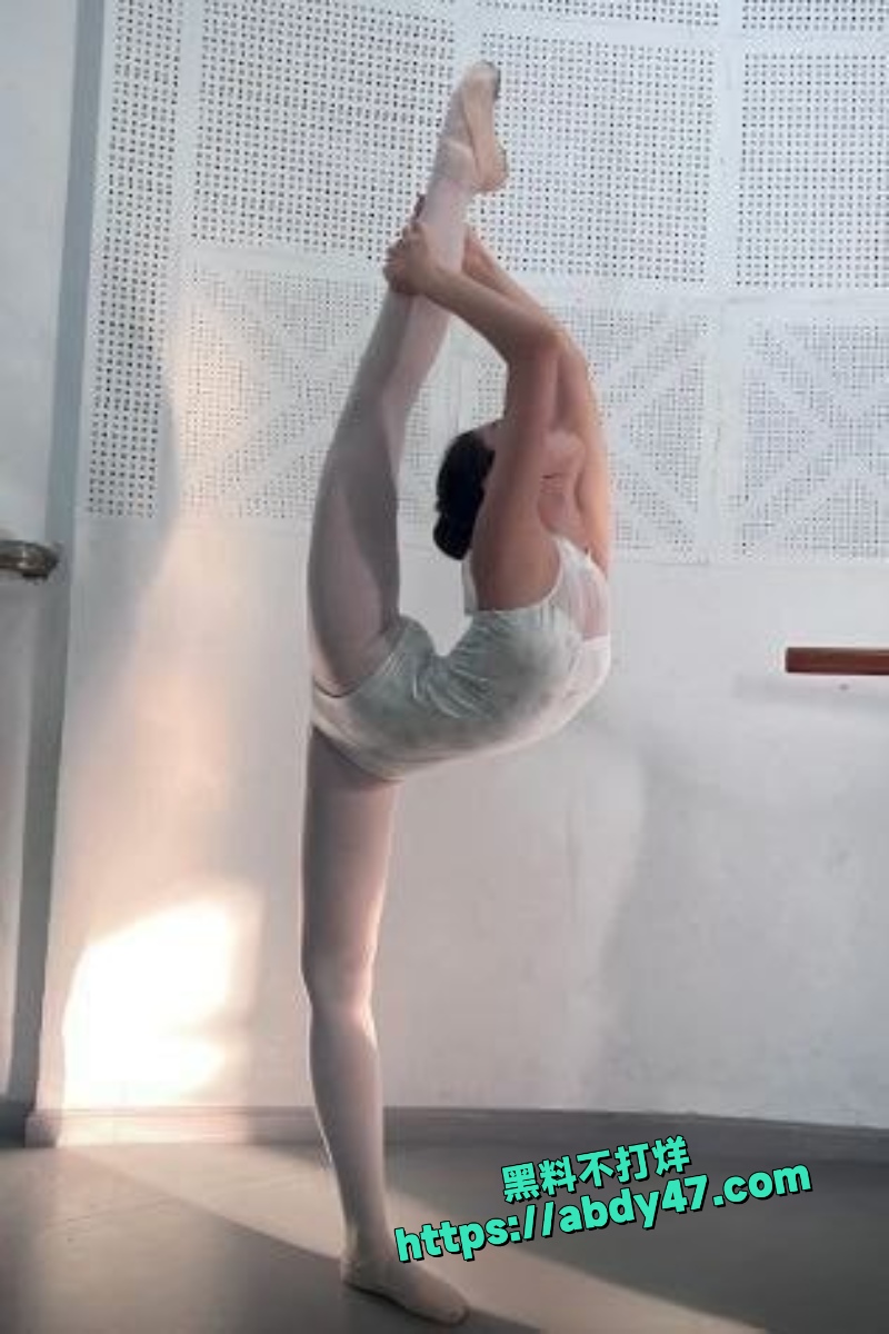 现代音乐学院舞蹈校花乔烨4