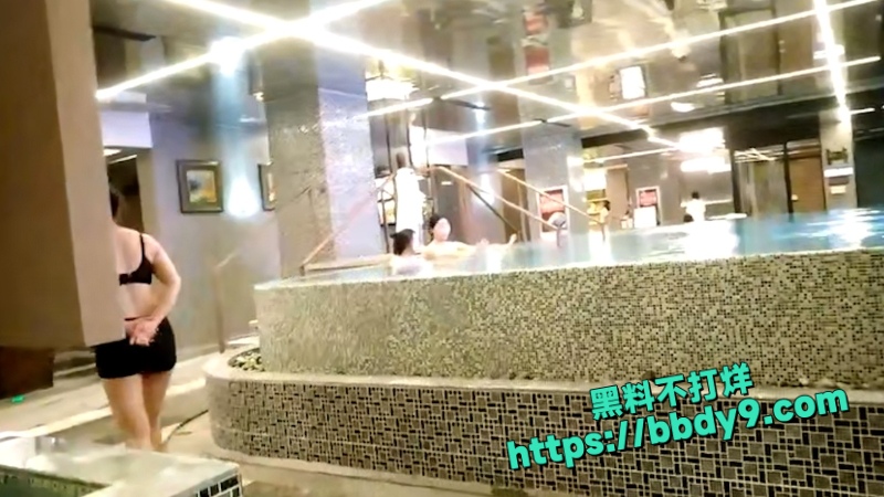 温泉会所偷拍 2