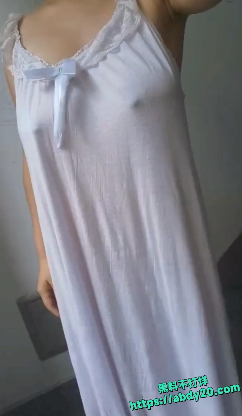淫妻又又户外露出视频1