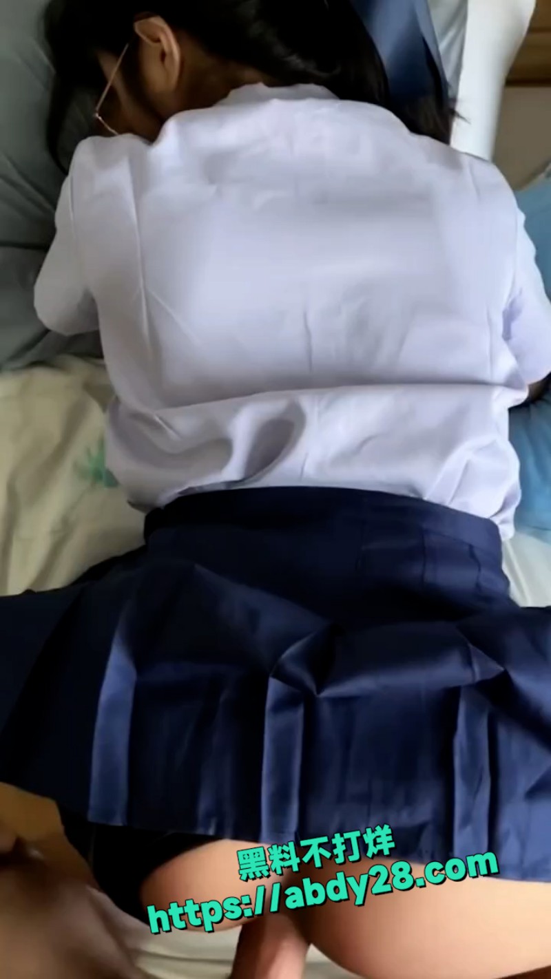 泰国极品眼镜妹 5