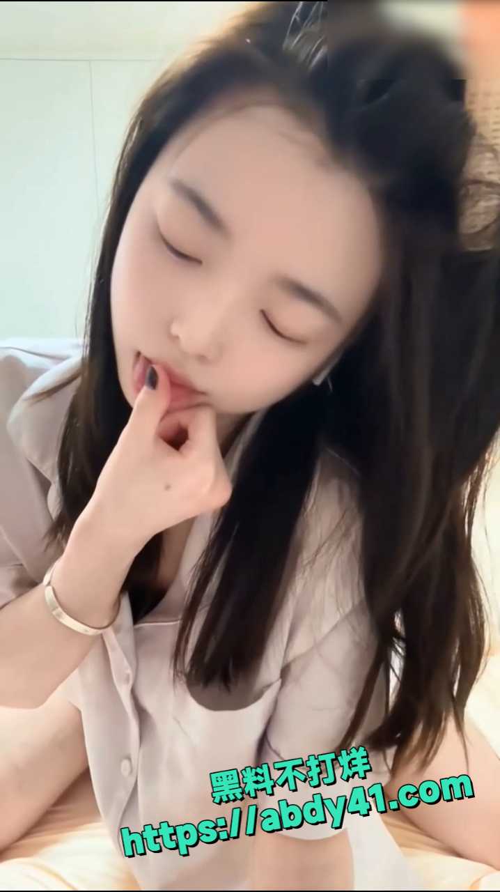 推特极品裸舞福利姬 9