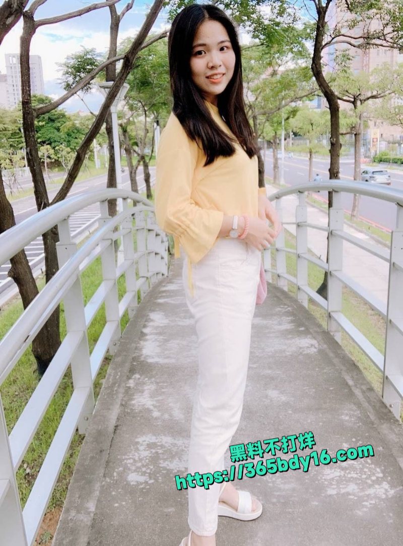 巨乳少女表面清纯学霸私下是哥哥专属的小母狗2