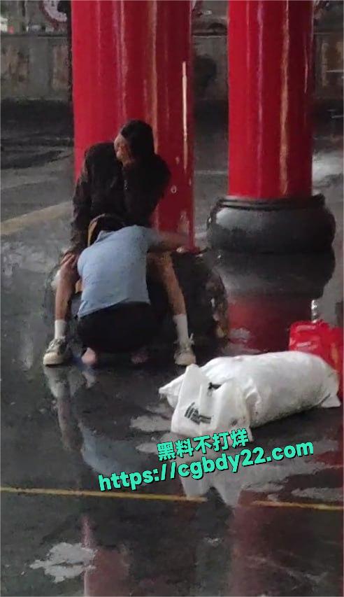 海南五指山三月三广场大瓜1