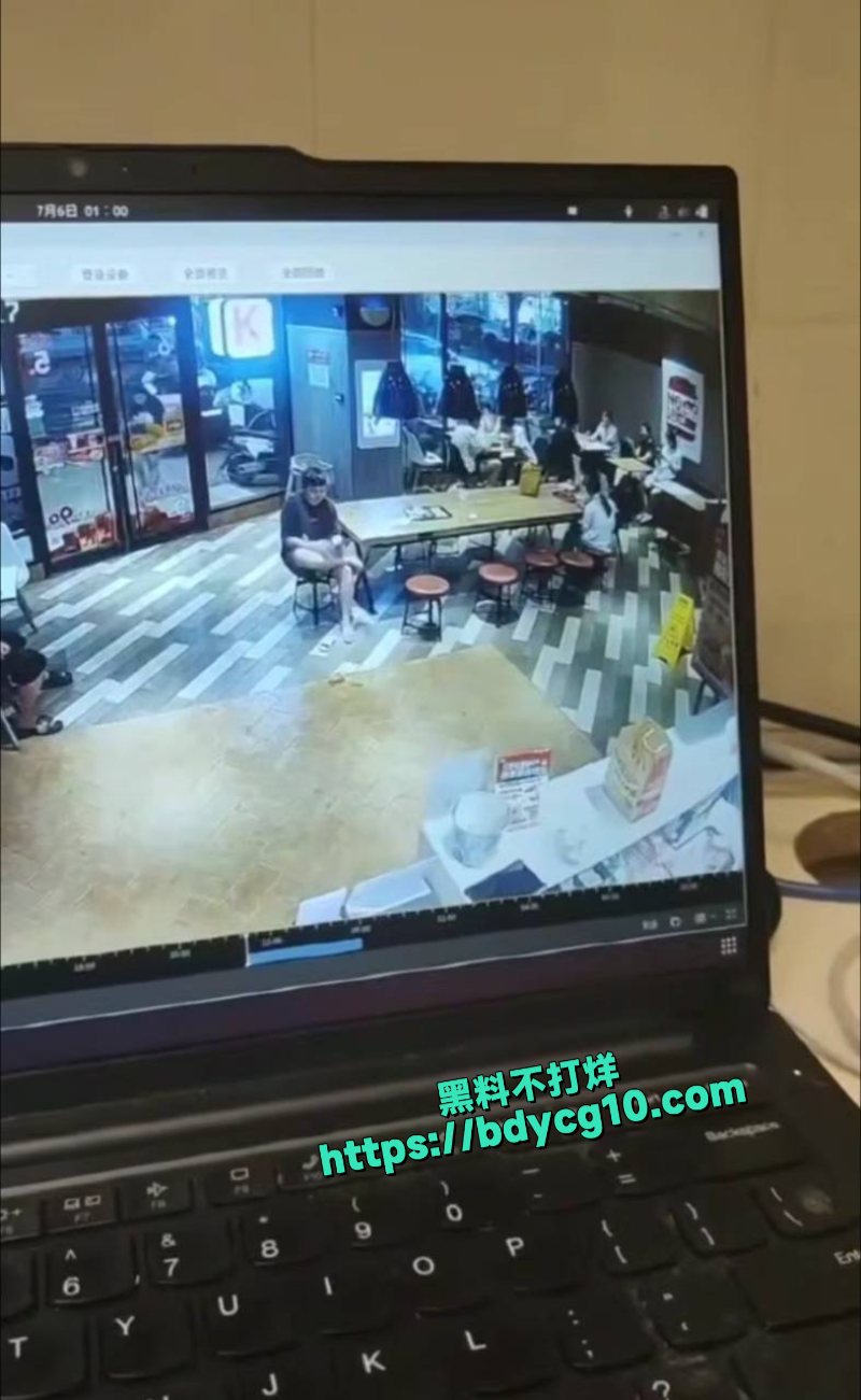 蕉岭肯德基憋不住当众拉屎5