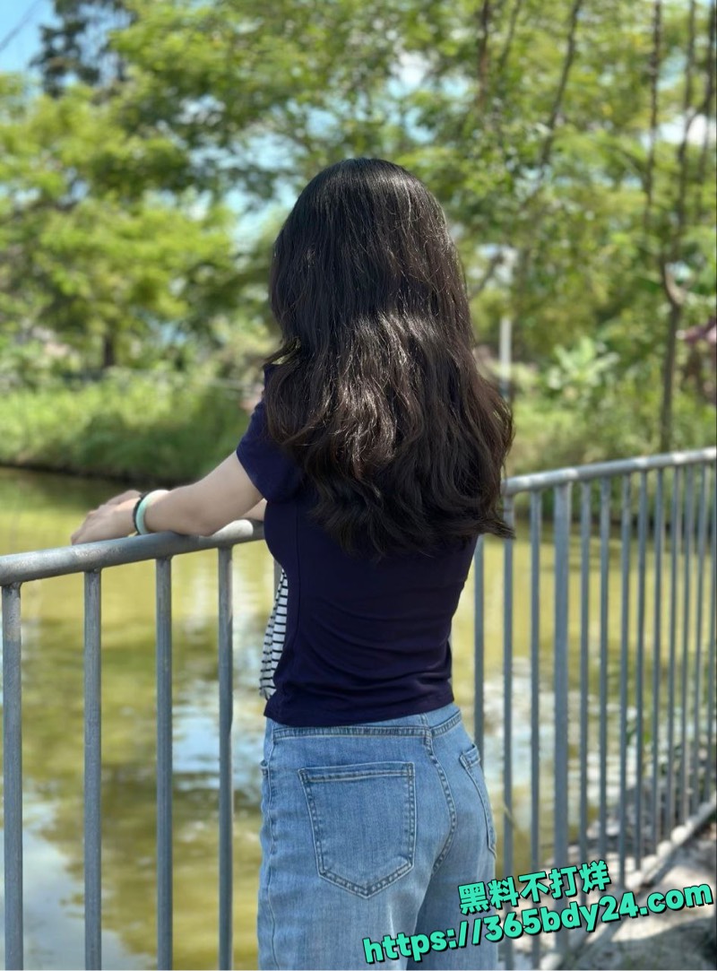 江苏南京反差婊徐佳琪馒头逼小妹私拍勾引 性欲旺盛敏感体质自扣白浆四溢喷汁 淫乱视频爆光