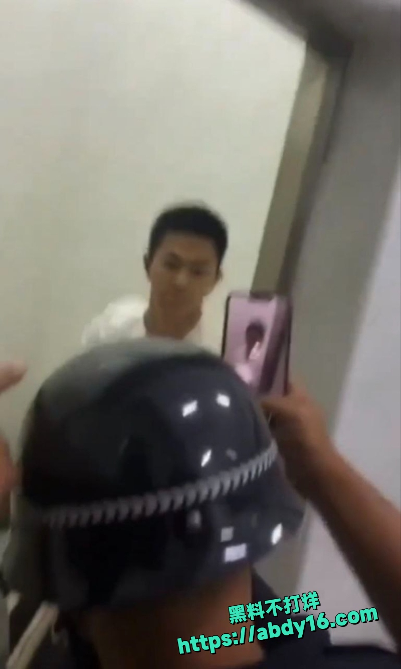 巨乳硅胶男女厕偷拍被扯4