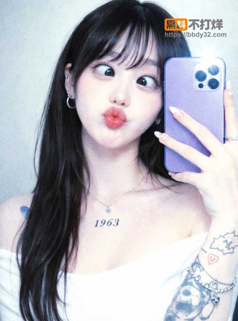 高颜值纹身巨乳小网红花花1