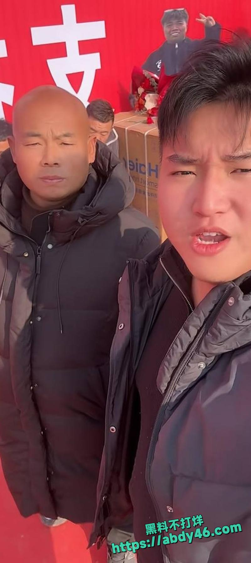 淮阳小网红怒撕厕所偷拍狂03