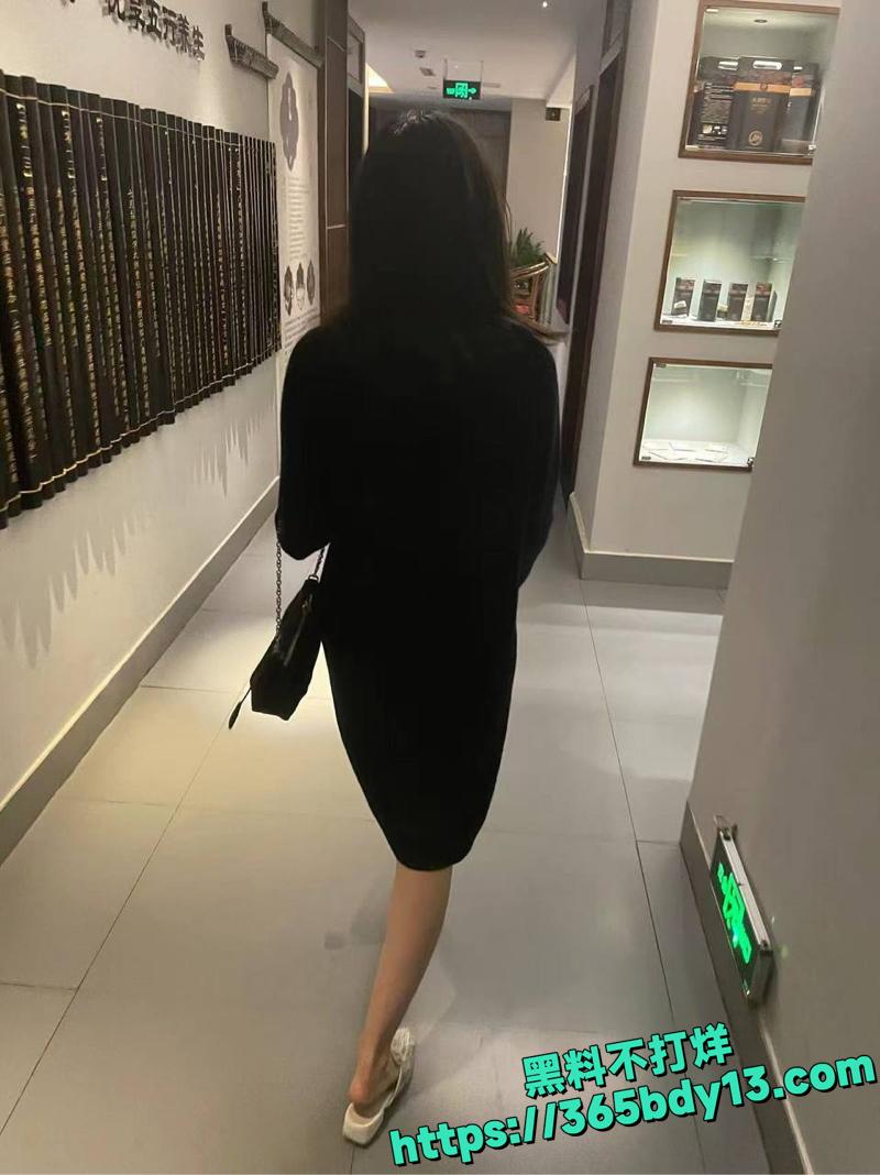 云南红河州职员私密照10.